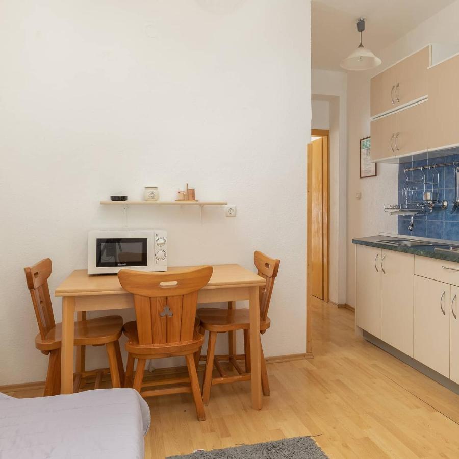 Pine And Sunshine Apartments Podgora Ngoại thất bức ảnh