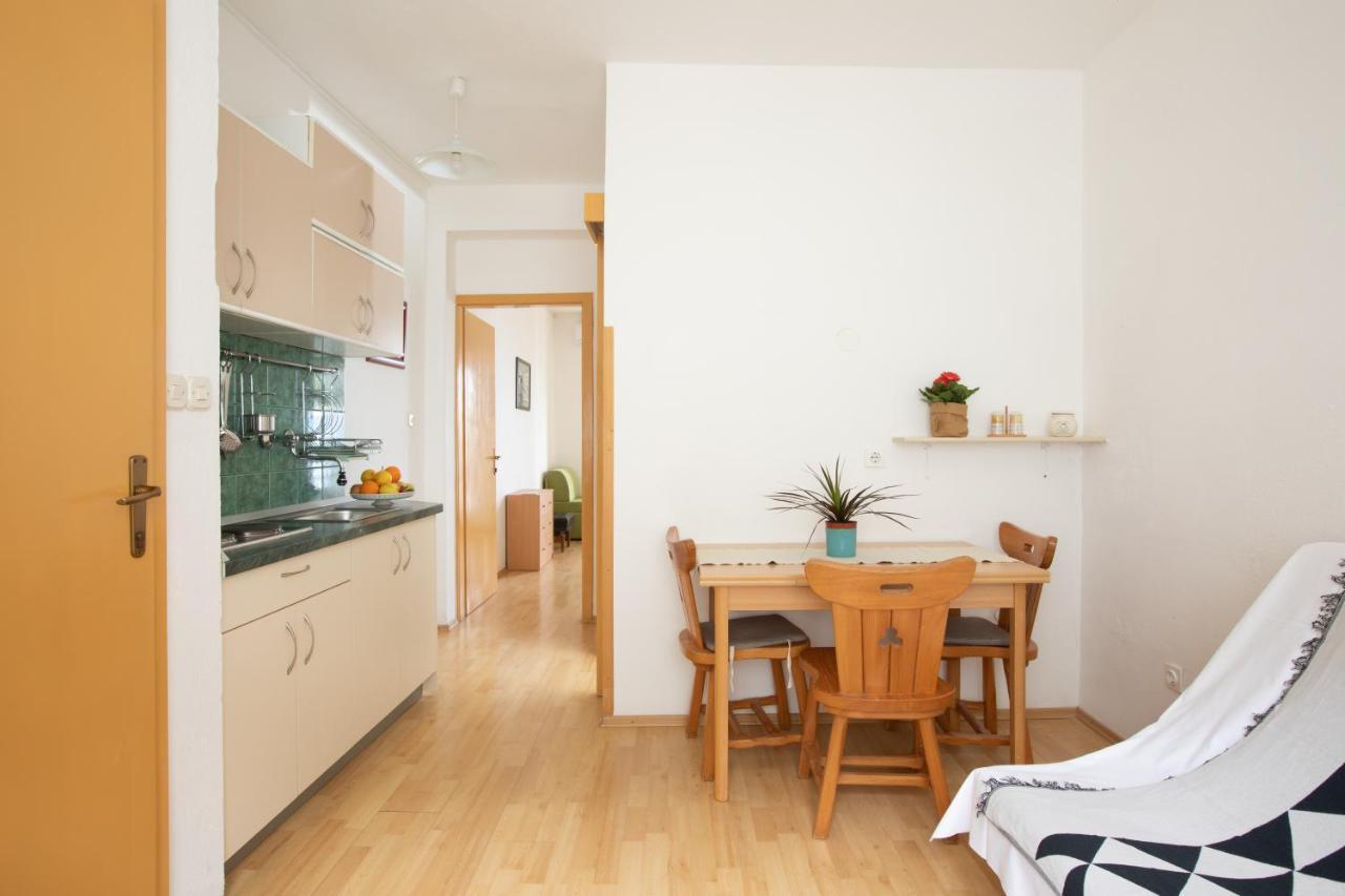Pine And Sunshine Apartments Podgora Ngoại thất bức ảnh